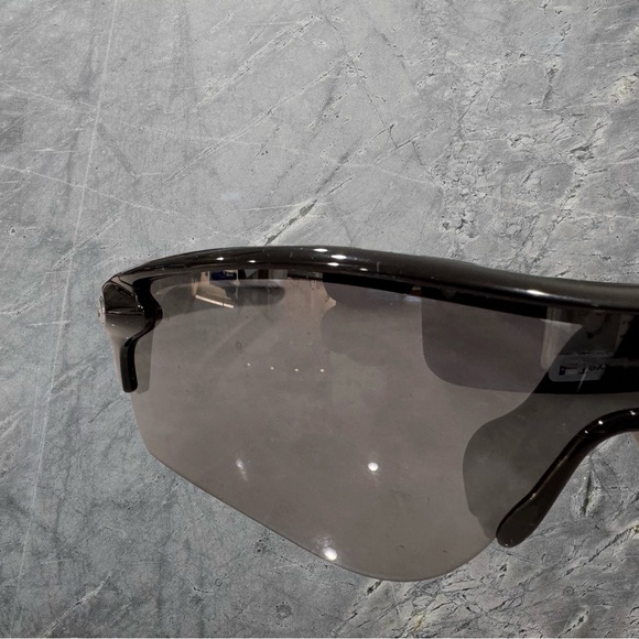 Oakley Black and Silver VR Ski Goggles - Picture 11 of 11